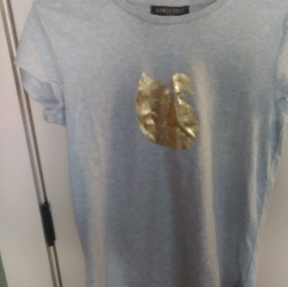 Grey t-shirt with duck picture